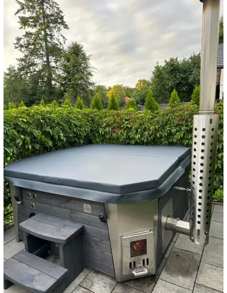 Wanna ogrodowa z piecem wewnętrznym POPRAD