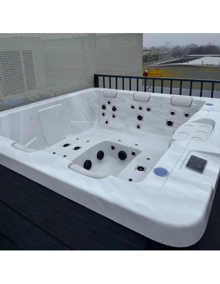Wanna SPA jacuzzi DYNASTY 6 osób 43 dysze VOUGE