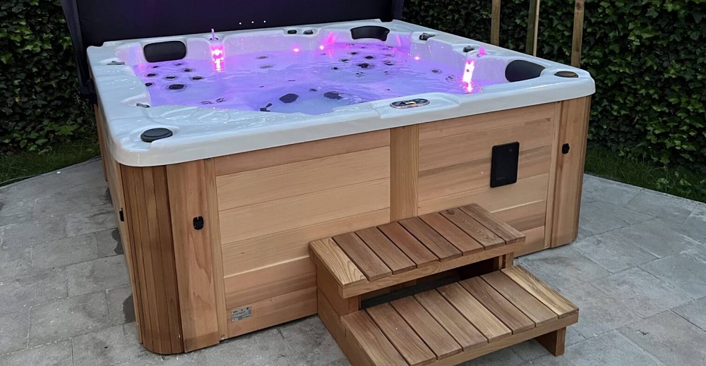 Dezynfekcja jacuzzi, basenu i wanny SPA metodą tlenową